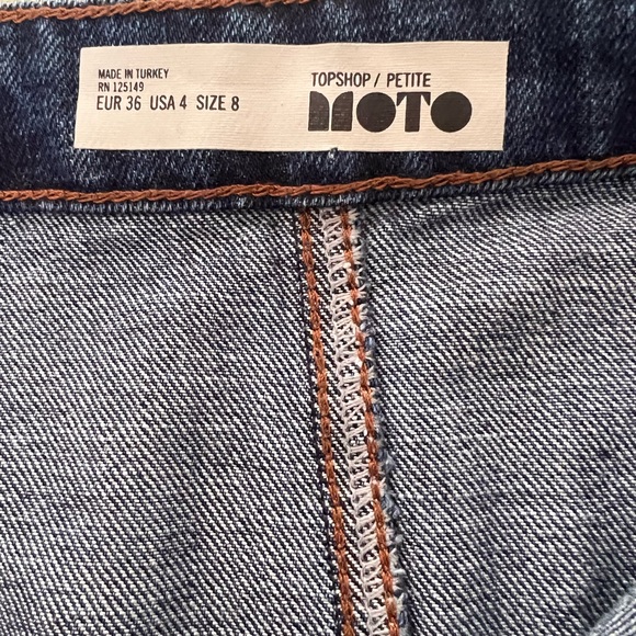 TopShop Denim Miniskirt, embroidered with flowers, brand new! Size 4. - Picture 8 of 8